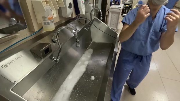 A Demonstration of Surgical Hand Scrub Techniques | Vumedi